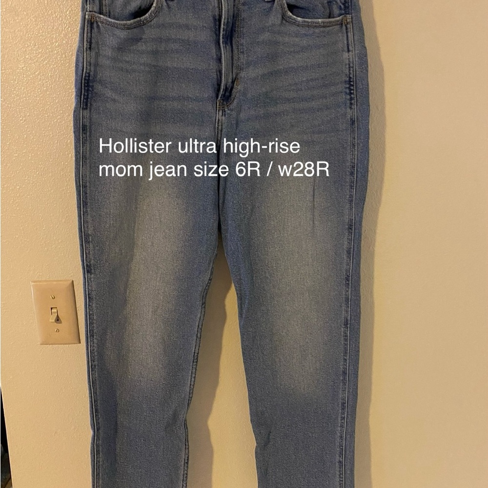 Hollister High Rise Blue Jeans Relaxed Fit